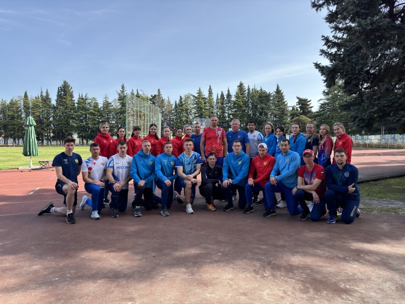 В Сочи продолжаются учебно-тренировочные мероприятия мужской и женской спортивных сборных команд МЧС России по пожарно-спасательному спорту
