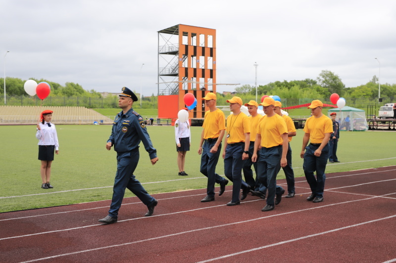 В Биробиджане состоялось торжественное открытие Межрегиональных соревнований по пожарно-спасательному спорту