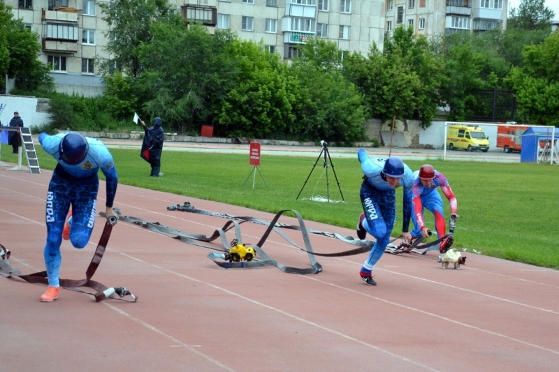В Челябинске продолжаются состязания в пожарно-спасательном спорте