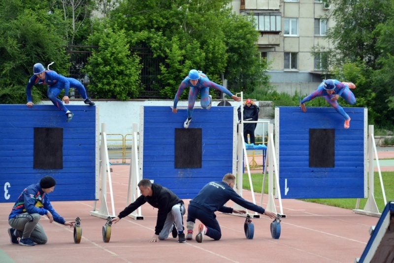 В Челябинске продолжаются состязания в пожарно-спасательном спорте