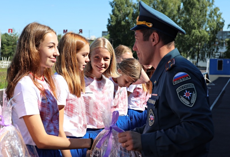 Начальник Центра подполковник внутренней службы Олег Радченко встретился со сборной командой юношей и девушек по пожарно-спасательному спорту
