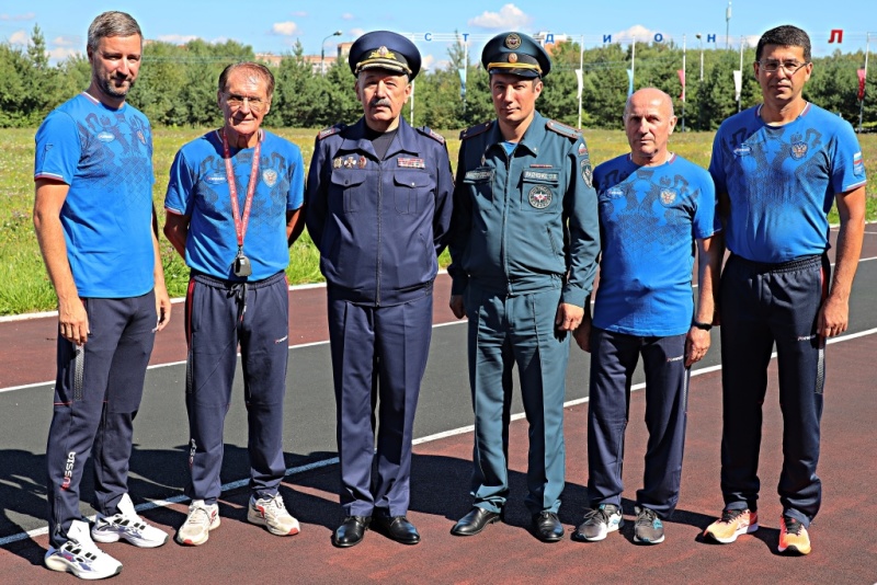 Начальник Центра подполковник внутренней службы Олег Радченко встретился со сборной командой юношей и девушек по пожарно-спасательному спорту