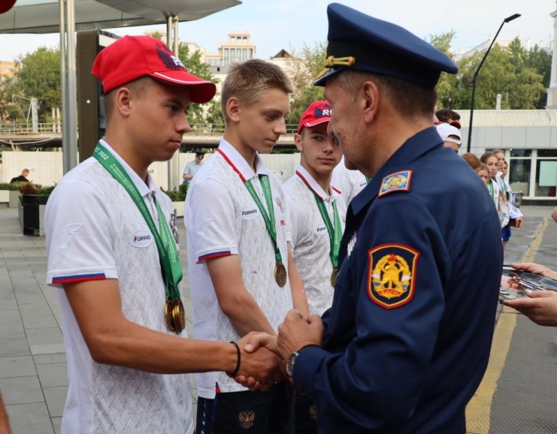 В Москве торжественно встретили победителей и призеров первенства мира по пожарно-спасательному спорту