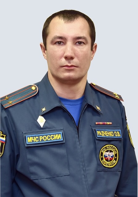Поздравление начальника ФКУ "Центр физической подготовки и спорта МЧС России" Олега Викторовича Радченко с 90-летием Гражданской обороны