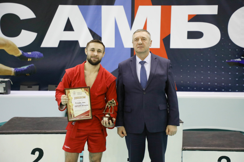 Сборная команды МЧС России стала бронзовым призёром в спортивных соревнованиях по самбо.