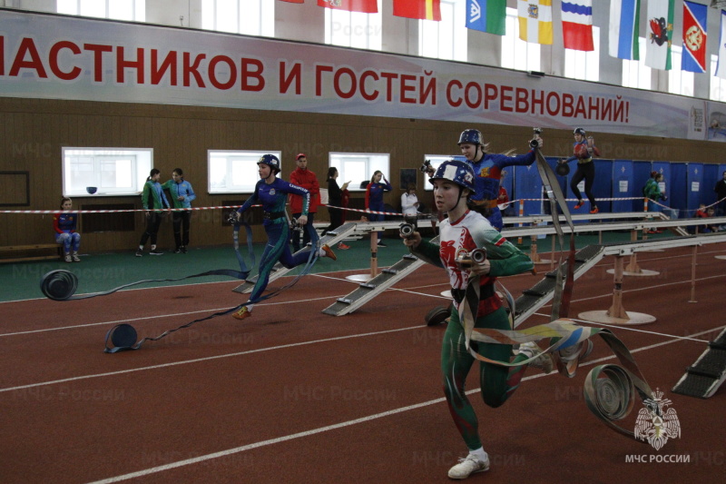 Первые старты Всероссийских соревнований МЧС России «Кубок Премьер-министра Республики Татарстан» по пожарно-спасательному спорту