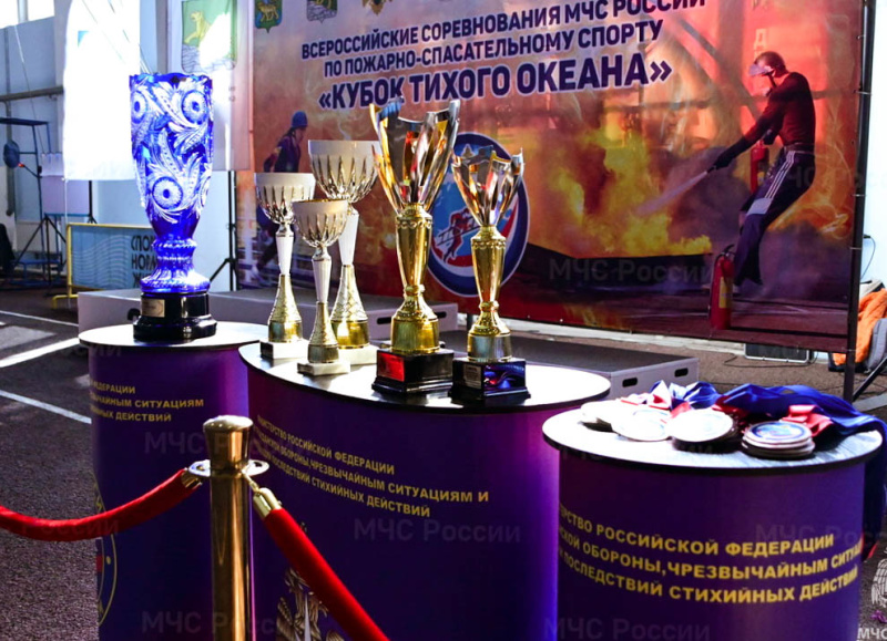 Во Владивостоке определены победили в спортивной дисциплине «двоеборье» Всероссийских соревнований МЧС России «Кубок Тихого океана» по пожарно-спасательному спорту