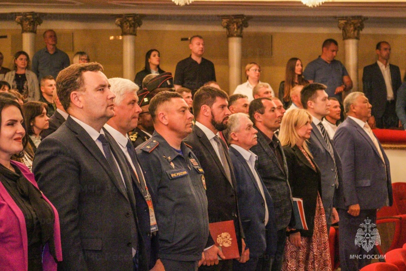 Сборная команда МЧС России стала абсолютным чемпионом в международных соревнованиях по пожарно-спасательному спорту на Кубок «Дружбы» и приз «Золотая штурмовка»