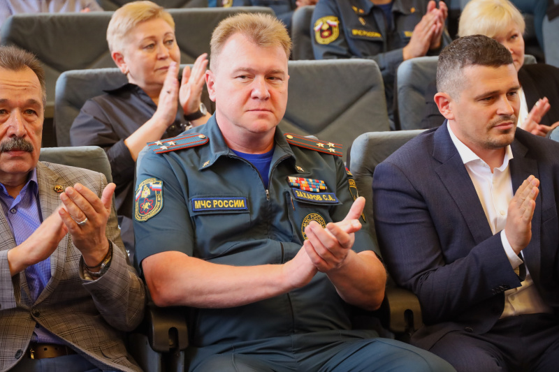 Торжественное награждение под руководством помощника Министра полковника Коровина Александра Сергеевича состоялось в Центре физической подготовки и спорта МЧС России