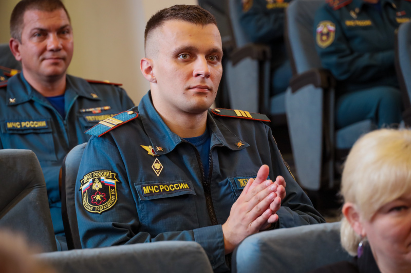 Торжественное награждение под руководством помощника Министра полковника Коровина Александра Сергеевича состоялось в Центре физической подготовки и спорта МЧС России