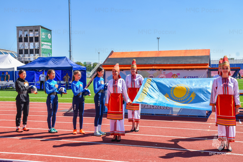 Сборная МЧС России стала абсолютным чемпионом в спортивной дисциплине пожарная эстафета на Первенстве мира по пожарно-спасательному спорту