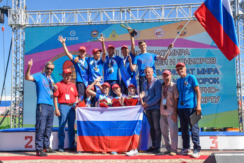 Сборная МЧС России стала абсолютным чемпионом в спортивной дисциплине пожарная эстафета на Первенстве мира по пожарно-спасательному спорту