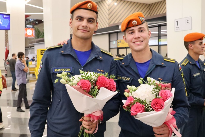 В Москве встретили победительниц и призеров чемпионатов мира по пожарно-спасательному спорту