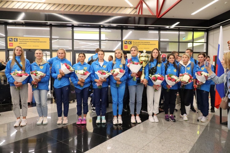 В Москве встретили победительниц и призеров чемпионатов мира по пожарно-спасательному спорту