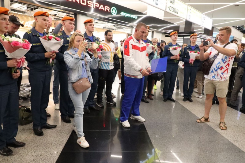 В Москве встретили победительниц и призеров чемпионатов мира по пожарно-спасательному спорту