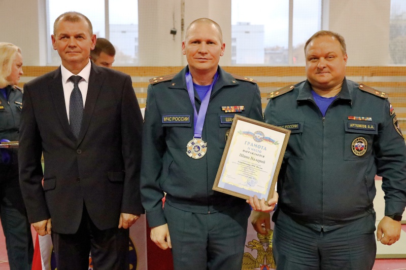 Определены победители и призеры Спартакиады МЧС России по гиревому спорту 2023 года