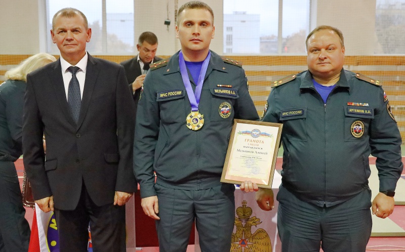 Определены победители и призеры Спартакиады МЧС России по гиревому спорту 2023 года