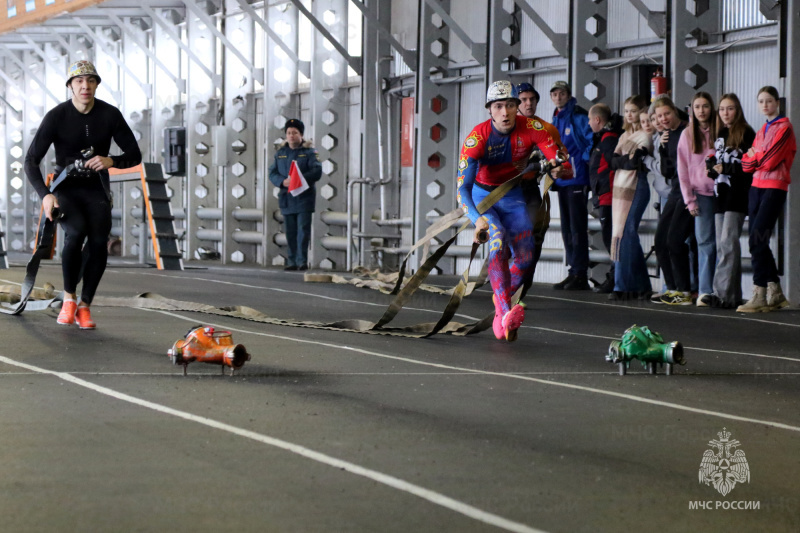 В Рязани дан старт спортивным соревнованиям «Мемориал М.И. Шабурова» по пожарно-спасательному спорту