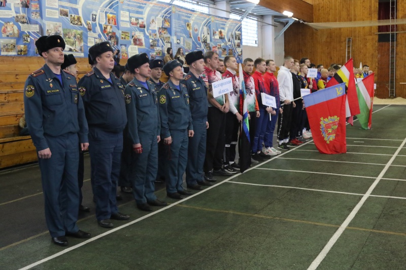 В Рязани дан старт спортивным соревнованиям «Мемориал М.И. Шабурова» по пожарно-спасательному спорту