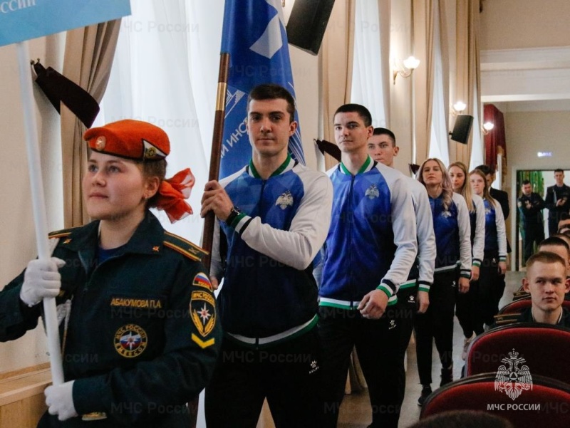 В Екатеринбурге состоялось торжественное открытие всероссийских соревнований МЧС России «Кубок образовательных организаций высшего образования МЧС России» по пожарно-спасательному спорту