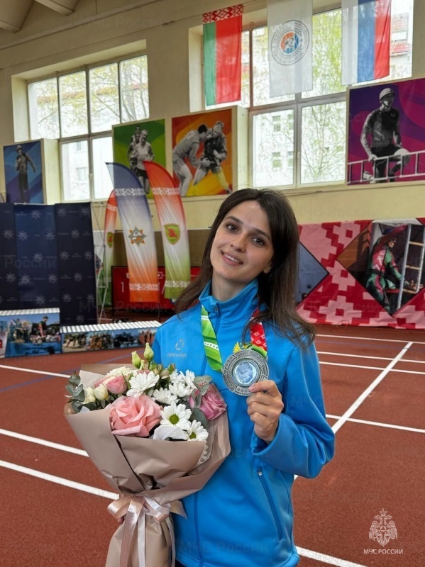 Спортивные сборные команды МЧС России (мужская и женская) по пожарно-спасательному спорту стали серебряными призёрами международных соревнований по пожарно-спасательному спорту в г. Минске