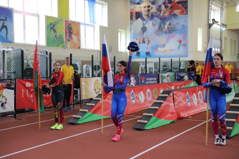 Спортивные сборные команды МЧС России (мужская и женская) по пожарно-спасательному спорту стали серебряными призёрами международных соревнований по пожарно-спасательному спорту в г. Минске