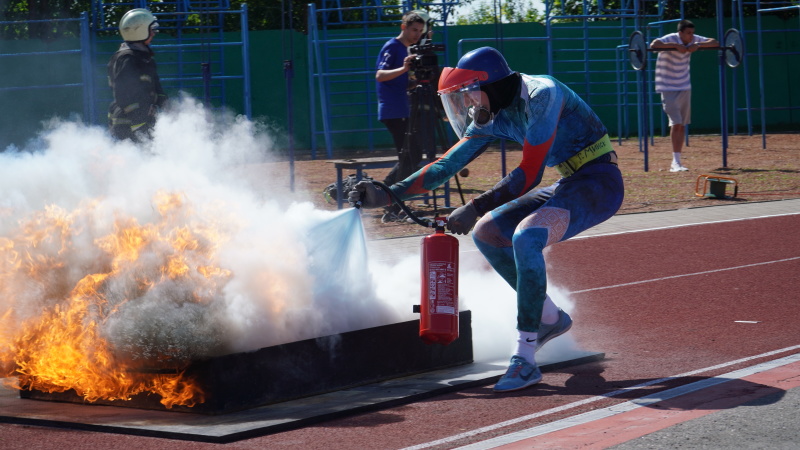 Мужская и женская сборная команда МЧС России стала победителем в спортивной дисциплине «пожарная эстафета»