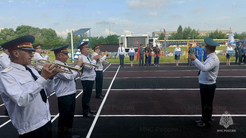 В Подмосковье состоялось торжественное открытие Межрегиональных спортивных соревнований специальных управлений ФПС МЧС России