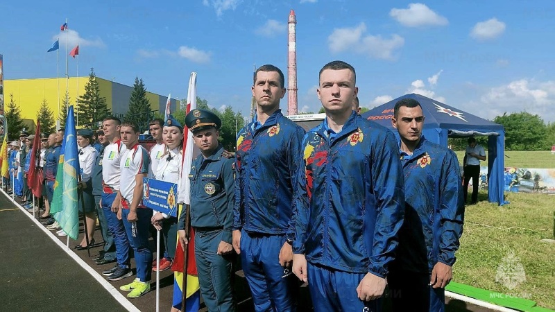 В Подмосковье состоялось торжественное открытие Межрегиональных спортивных соревнований специальных управлений ФПС МЧС России