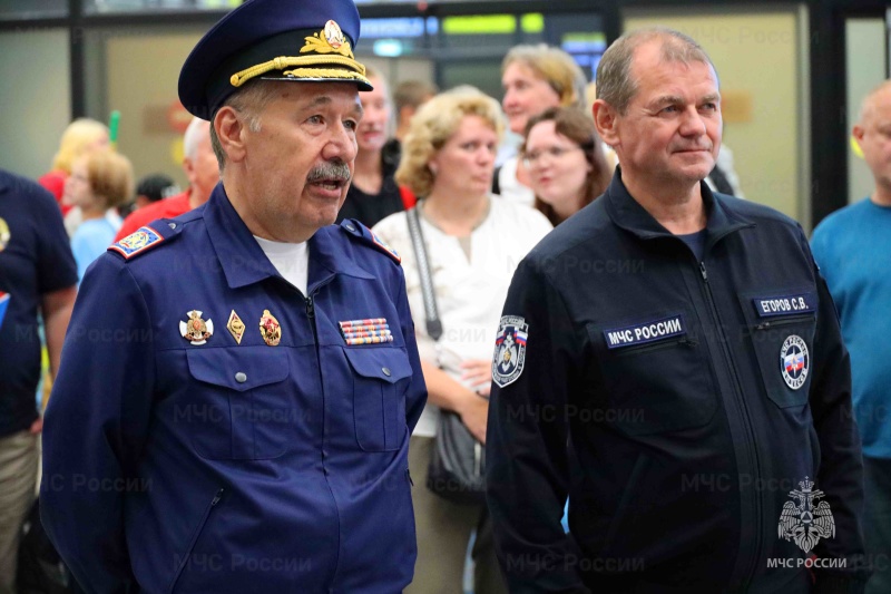 В московском аэропорту встретили чемпионов мира по пожарно-спасательному спорту