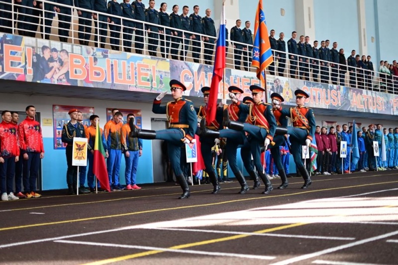 Во Владивостоке дан старт Всероссийским соревнованиям МЧС России «Кубок Тихого океана» по пожарно-спасательному спорту