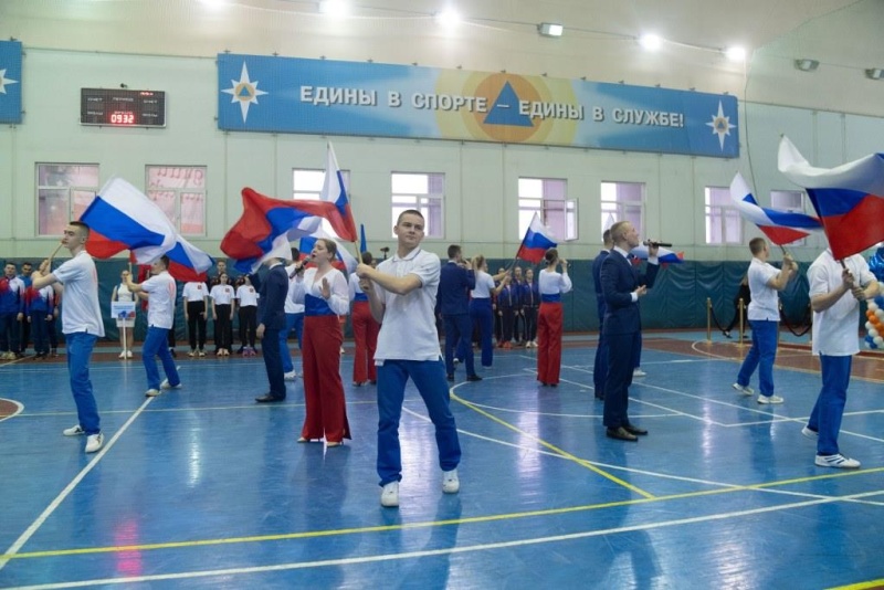 В Санкт-Петербурге дан старт всероссийским соревнованиям МЧС России «Кубок образовательных организаций высшего образования МЧС России» по пожарно-спасательному спорту