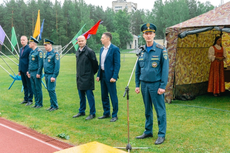 В городе Трехгорный продолжаются межрегиональные соревнования специальных управлений ФПС МЧС России