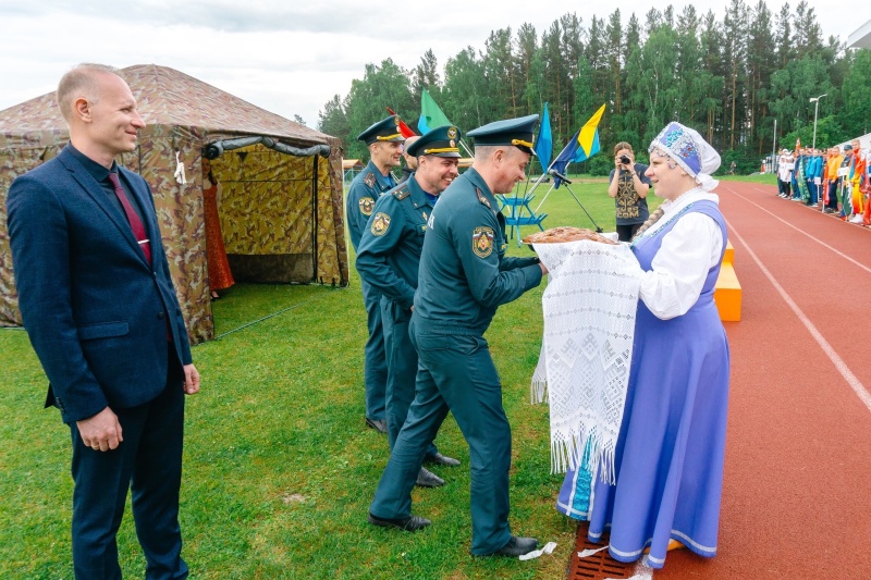 В городе Трехгорный продолжаются межрегиональные соревнования специальных управлений ФПС МЧС России