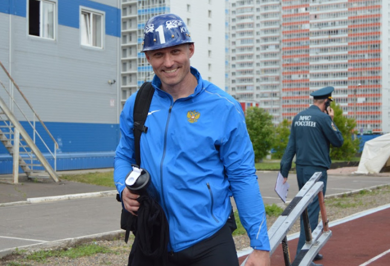 В Красноярске открылись соревнования по пожарно-спасательному спорту среди специальных управлений ФПС МЧС России Сибири