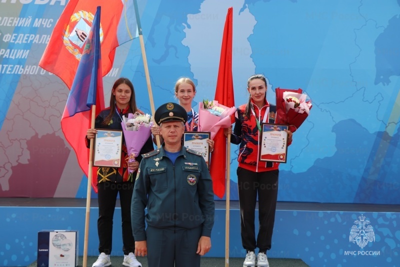Определен победитель соревнований по пожарно-спасательному спорту среди Главных управлений МЧС России по Сибири