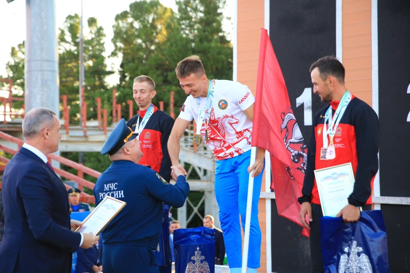 Торжественное открытие Чемпионата МЧС России и Первенства МЧС России по пожарно-спасательному спорту в Ханты-Мансийске