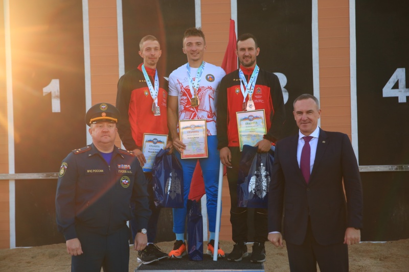 Торжественное открытие Чемпионата МЧС России и Первенства МЧС России по пожарно-спасательному спорту в Ханты-Мансийске