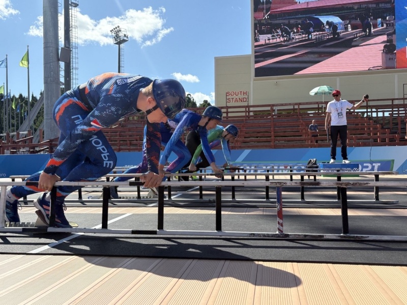 Чемпионат и первенство МЧС России по пожарно-спасательному спорту: второй день соревнований в Ханты-Мансийске