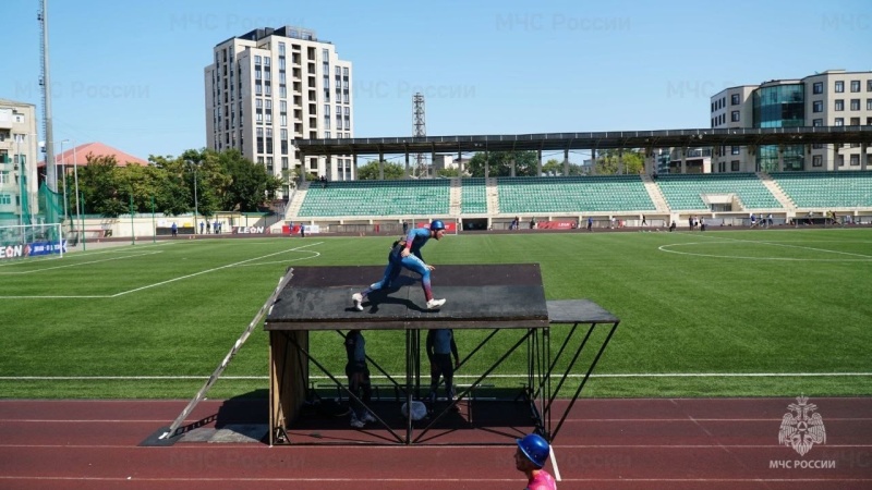 В Махачкале состоялся третий спортивный день всероссийских соревнований МЧС России, посвященных памяти Героя Российской Федерации Владимира Михайловича Максимчука