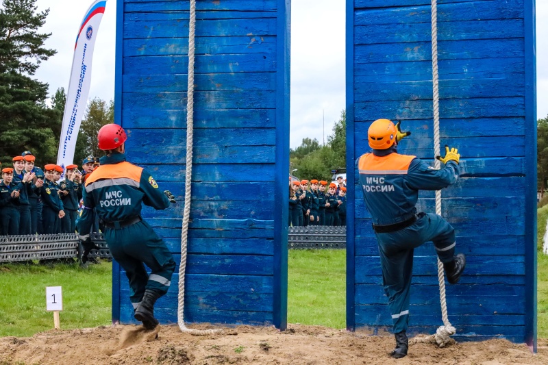 Дан старт спортивным соревнованиям МЧС России по спасательному спорту