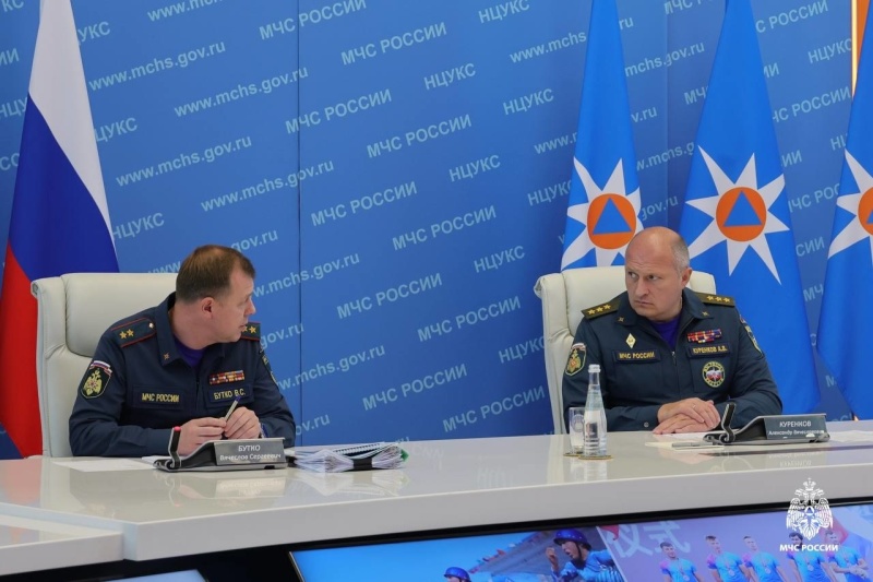 Александр Куренков встретился со спортсменами и тренерами МЧС России перед международными соревнованиями