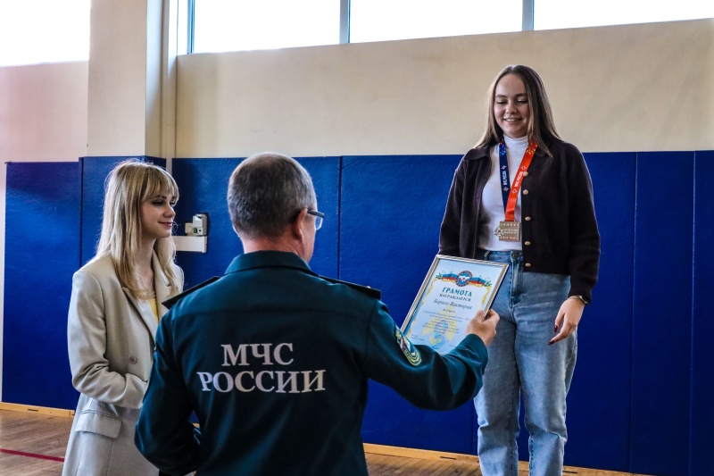 В МЧС России выявляли сильнейших пловцов
