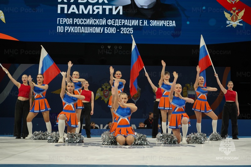 Глава МЧС России Александр Куренков поздравил победителей всероссийских соревнований по рукопашному бою