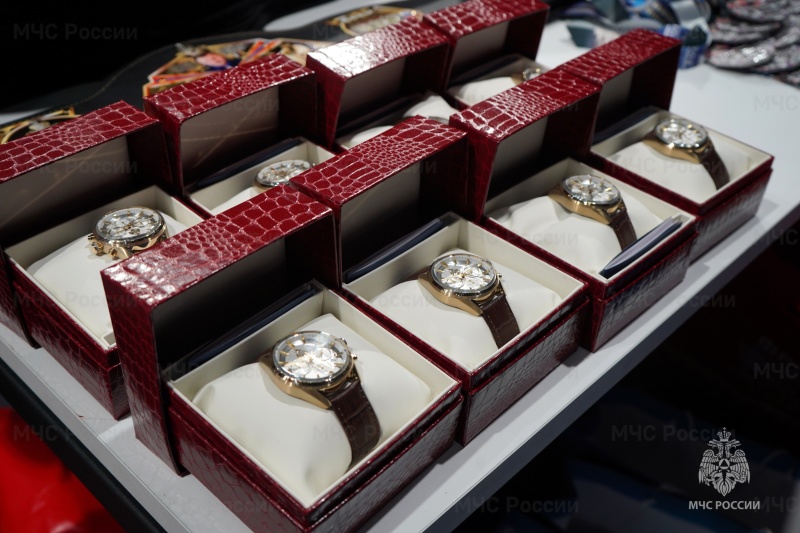 Глава МЧС России Александр Куренков поздравил победителей всероссийских соревнований по рукопашному бою