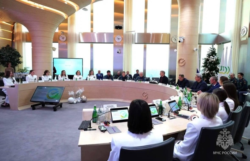 Сборные МЧС России по пожарно-спасательному спорту чествовали в Минспорта и Сбербанке