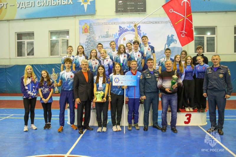 В Санкт-Петербурге завершились Всероссийские соревнования МЧС России «Рождественские старты» среди юношей и девушек по пожарно-спасательному спорту