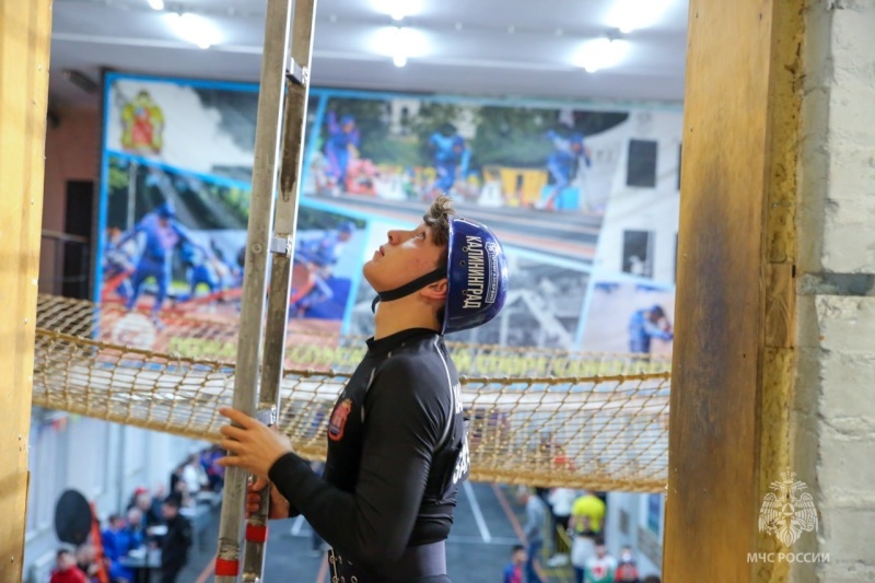 В Санкт-Петербурге завершились Всероссийские соревнования МЧС России «Рождественские старты» среди юношей и девушек по пожарно-спасательному спорту