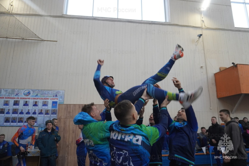 В Екатеринбурге стартовали Всероссийские соревнования МЧС России «Кубок В.А. Кобцева»