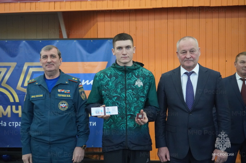 В Екатеринбурге стартовали Всероссийские соревнования МЧС России «Кубок В.А. Кобцева»